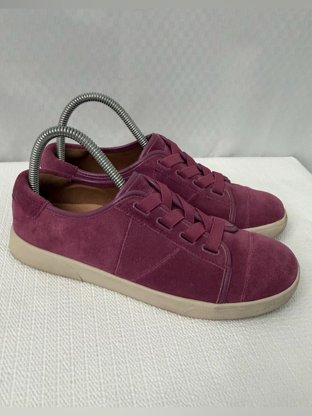 Vionic Jean Suede Sneakers Women’s Size 6 Berry Pink Orthopedic Comfort